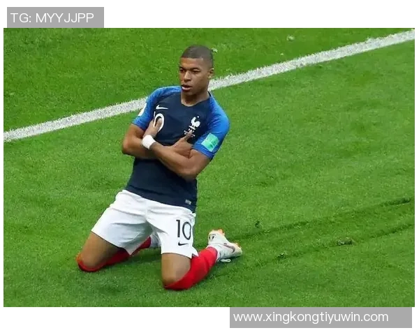 古利特直言佩德里拉拽维尼修斯应判红牌此举严重影响比赛公正性