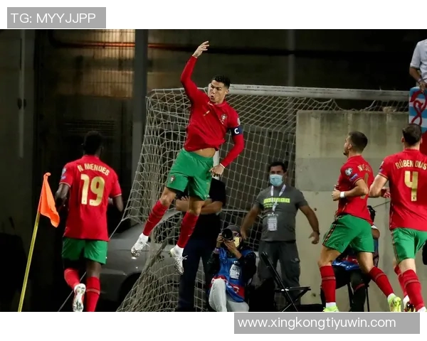 C罗生涯红牌回顾：从U17首红到各大俱乐部与国家队的精彩瞬间